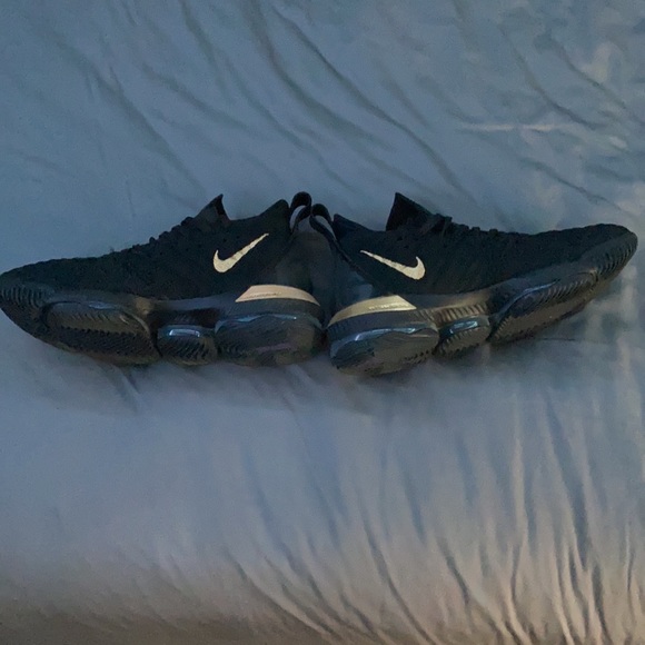 Lebron 16’s - Picture 4 of 5